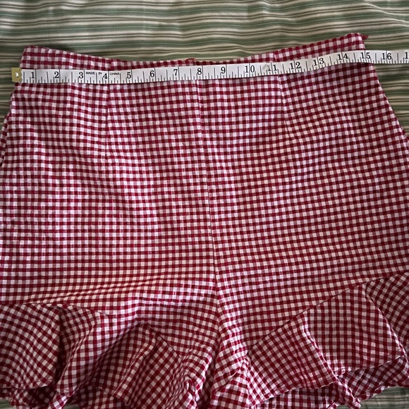 Zara ruffle shorts - Picture 3 of 3